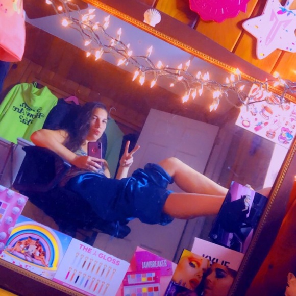 Meet your Posher, Cynthia - Picture 7 of 8